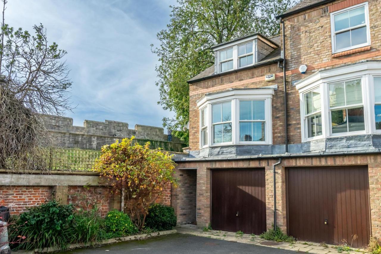 Dewsbury Court York Exterior foto